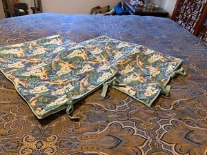 POTTERYBARN FLORAL BIRD QUILTED STANDARD TIE SHAMS - Picture 1 of 10