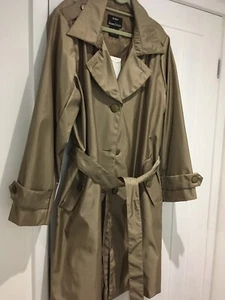 Dennis By Dennis Basso Gold Metalic Mac With Belt And Back 10” Slit - Picture 1 of 3