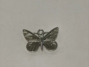 Ciondolo farfalla piccolo in argento per collane o bracciali - Foto 1 di 3