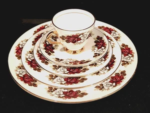 ROYAL IMPERIAL FLOWER ROSE ROUND DINNER SALAD BREAD PLATE W/CUP & SAUCER ENGLAND - Picture 1 of 9