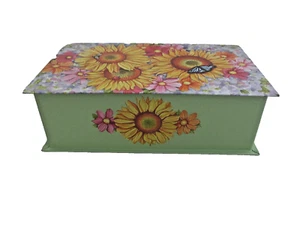 Green w/Flowers & Butterflies Tin Box ~ The Vermont Country Store (4) - Bild 1 von 7