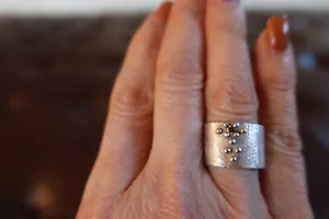 NWOT $400 Dahlia Kanner Sterling Silver & Cognac diamond bumpy ring with stone 6 - Picture 1 of 19