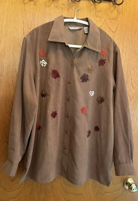 CAMISA VINTAGE DE GAMUZA SINTÉTICA TANJAY PETITES HOJAS DE OTOÑO ABOTONADAS LS. Talla 16 en muy buen estado Foto 1 de 4