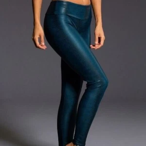 Onzie Fiji Teal & Black Reptile Full Length Leggings Size XS - Picture 1 of 9