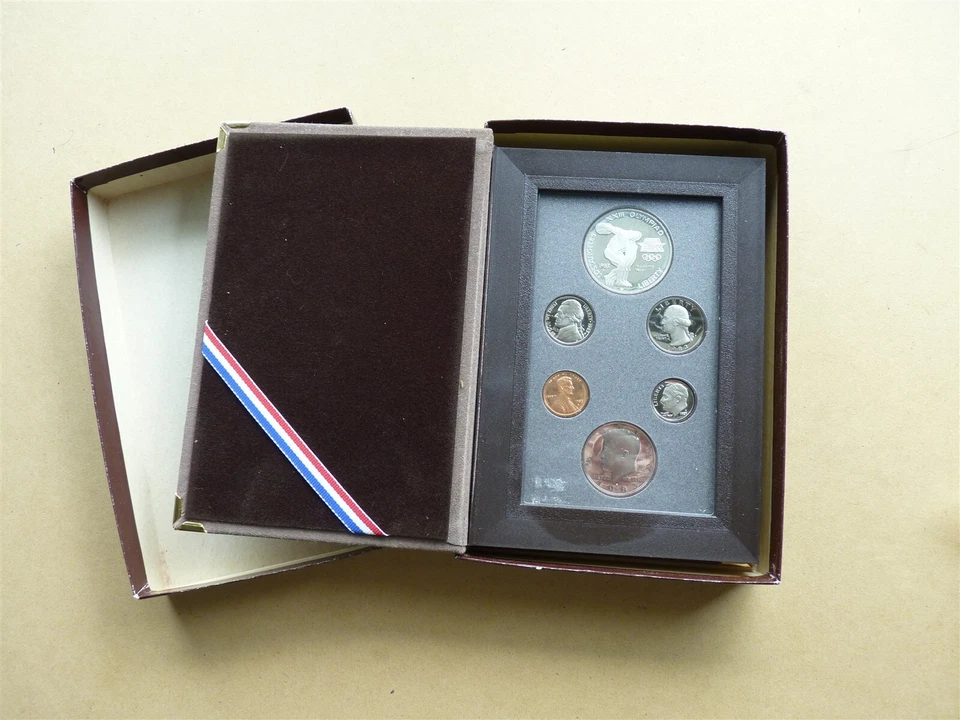 USA 1983 COMPLET SET OLYMPIC GAME LOS ANGELES DISCUS WITH CASE  - Image 1 of 3