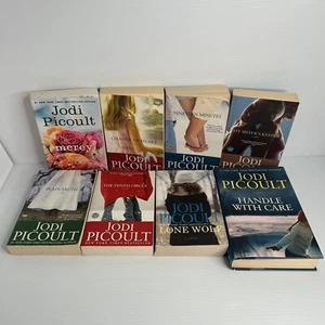 Jodi Picoult Lot of 8 - 7 paperback, & 1 hardcover - Picture 1 of 15