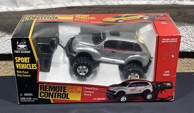 Remote Control Sport Vehicles PT CRUISER 1:24 Scale - Image 1 of 4