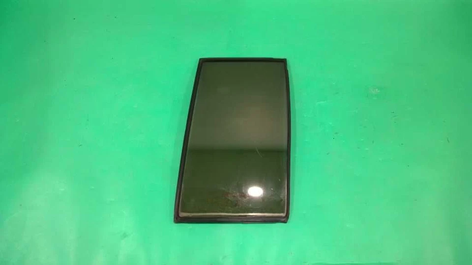 92 93 94 95 96 97 TROOPER SLX PASSENGER RIGHT REAR VENT GLASS OEM 3252-48 - Image 1 of 4