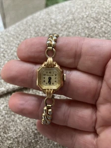 Vintage BULOVA 10kt GF Gold Filled Ladies Womens Watch Estate - Picture 1 of 3