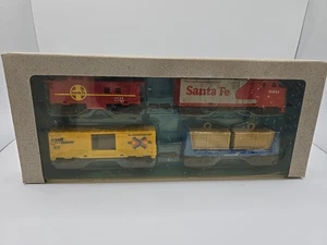 Vintage HO Scale Model Power Santa Fe 5941 Locomotive SEALED BOX - Picture 1 of 4