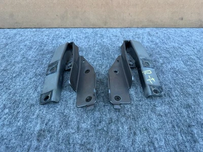 INFINITI Q50 Q60 2014-2023 OEM CONJUNTO DE SUPORTE DE DOBRADIÇA CAPÔ ESQUERDO DIREITO (CINZA) - Imagem 1 de 4