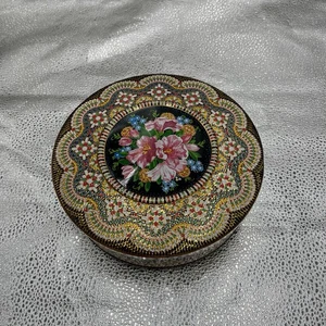 Daher England 8" Multi Color Floral Round Empty Tin Rounded Bottom - Bild 1 von 11