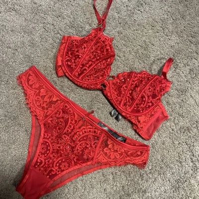 Sujetador con aros Ann Summers 34D rojo brillante 12 calzoncillos nuevo Foto 1 de 4