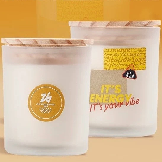 Vela perfumada oficial de vidrio esmerilado Milano Cortina Winter Olympic 2026 Foto 1 de 1