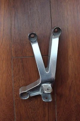 2000 2001 HONDA CBR929RR Right REAR BACK PASSENGER PEG FOOT PEG 50750-MCJ-000 - Image 1 of 3