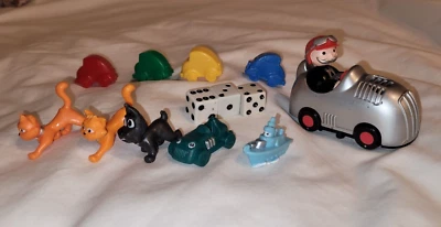 Hasbro Monopoly Jr 9 Game Pieces Cat Dog Car Boat 3 dice 1 Pennybags Car 2007 - Image 1 of 4