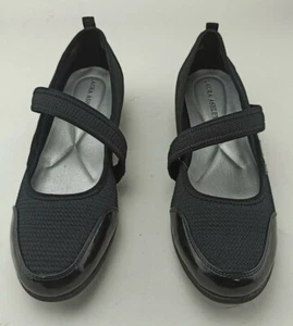 Clarks Outdoor Slip On Flats Women Size 9.5M - Picture 1 of 4
