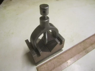 W.J.BILTON & SON LTD ENGINEERS VEE BLOCK + CLAMP 2 1/2" X 1 1/2" X 1 5/8" - Image 1 of 4