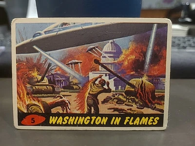 Mars Attacks 1962 Topps  #5 Washington In Flames - Image 1 of 4