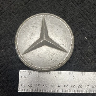 Mercedes Benz OEM Bundt Wheel Center Rim Cap Mexican Hat Hub Dust Cover E0638 - Image 1 of 4