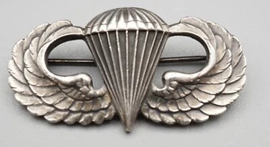 Insignia de paracaidista aerotransportado del ejército esterlina de la Segunda Guerra Mundial alas de salto MUY RARO PIN TRASERO - Imagen 1 de 5
