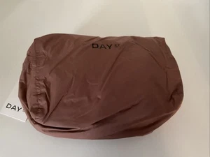 Beauty bag Day GW No Rain nuova etichettata - Foto 1 di 5