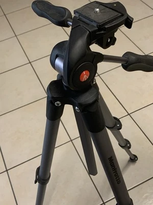Treppiede Manfrotto COMPAKT ADVANCED - Immagine 1 di 4