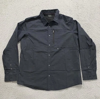Camisa Oakley Para Hombre Grande Negra Botón Frontal Manga Larga Bolsillo con Cremallera Exterior Informal Foto 1 de 4