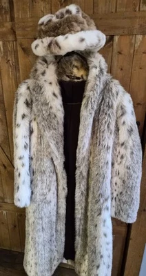 Vtg. Faux Snow Leopard Print Full Length Fur Coat & Hat. - Image 1 of 4