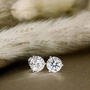 Pendiente de diamantes cultivados en laboratorio IGI GIA de 1 quilate con tachuelas Martini de oro blanco de 18k - Imagen 1 de 12