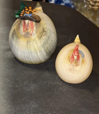 (2) Rene Burri Mundgeblasen Hand Blown Glass Chicken Figurines Switzerland - Image 1 of 4