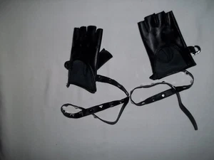 Romwe fingerless faux leather gloves w/studded wrist straps black nip goth - Picture 1 of 3