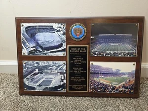 Home Of The Bears "The Monsters Of The Midway" Plakette Wrigley Feild Soldier Feil - Bild 1 von 7
