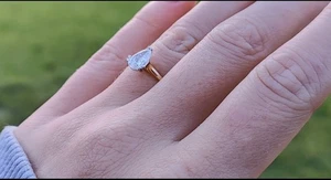 HALF PRICE 18k Yellow Gold 0.78 cts Pear Cut Diamond Engagement Ring - Lab Grown - Picture 1 of 3
