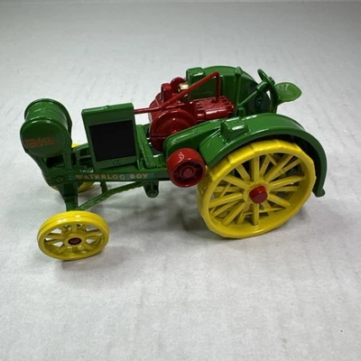 ERTL 5607-9011 Waterloo Boy queroseno fundido a presión tractor de juguete coleccionable escala 1:16 Foto 1 de 4