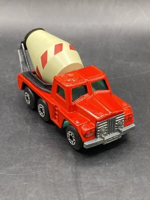 Matchbox SuperFast Cement Truck #19 Red w Cream Drum Vintage Collectible Toy Car - Image 1 of 4