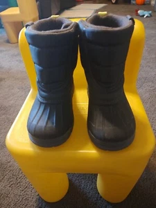 Oshkosh B'gosh Kleinkind Jungen Größe 12 schwarz/grau Schneestiefel - Bild 1 von 10
