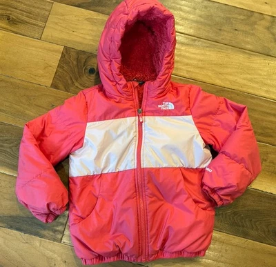 The North Face Girls Hooded Puffer 550 Down Ski Jacket Size 6 Kids Pink - Image 1 of 4