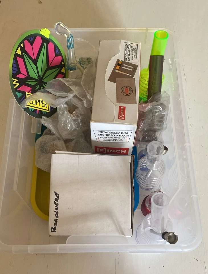 STOCK PER FUMATORI POSACENERI ECC - Immagine 1 di 4