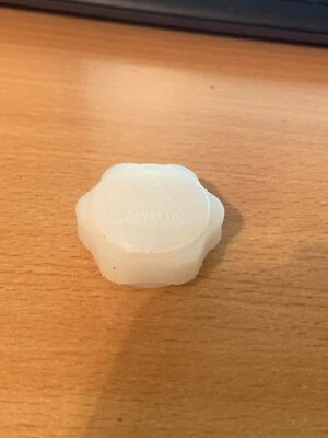 LOCKHEED BRAKE & CLUTCH MASTER CYLINDER CAP GENUINE OE PART - Image 1 of 3