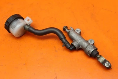 Kawasaki Ninja ZX6R 2005-2006 OEM freno trasero cilindro maestro con depósito Foto 1 de 4