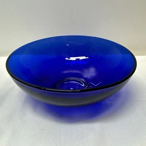 Cuenco de sopa o cereal de vidrio azul cobalto vintage de 6" hecho en México - Imagen 1 de 6