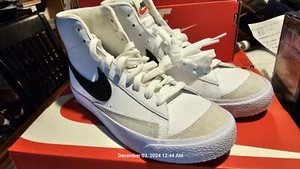Nike Blazer Mid '77 (GS) DA4086-100 White/Black Team Orange Größe 5,5 - Bild 1 von 8