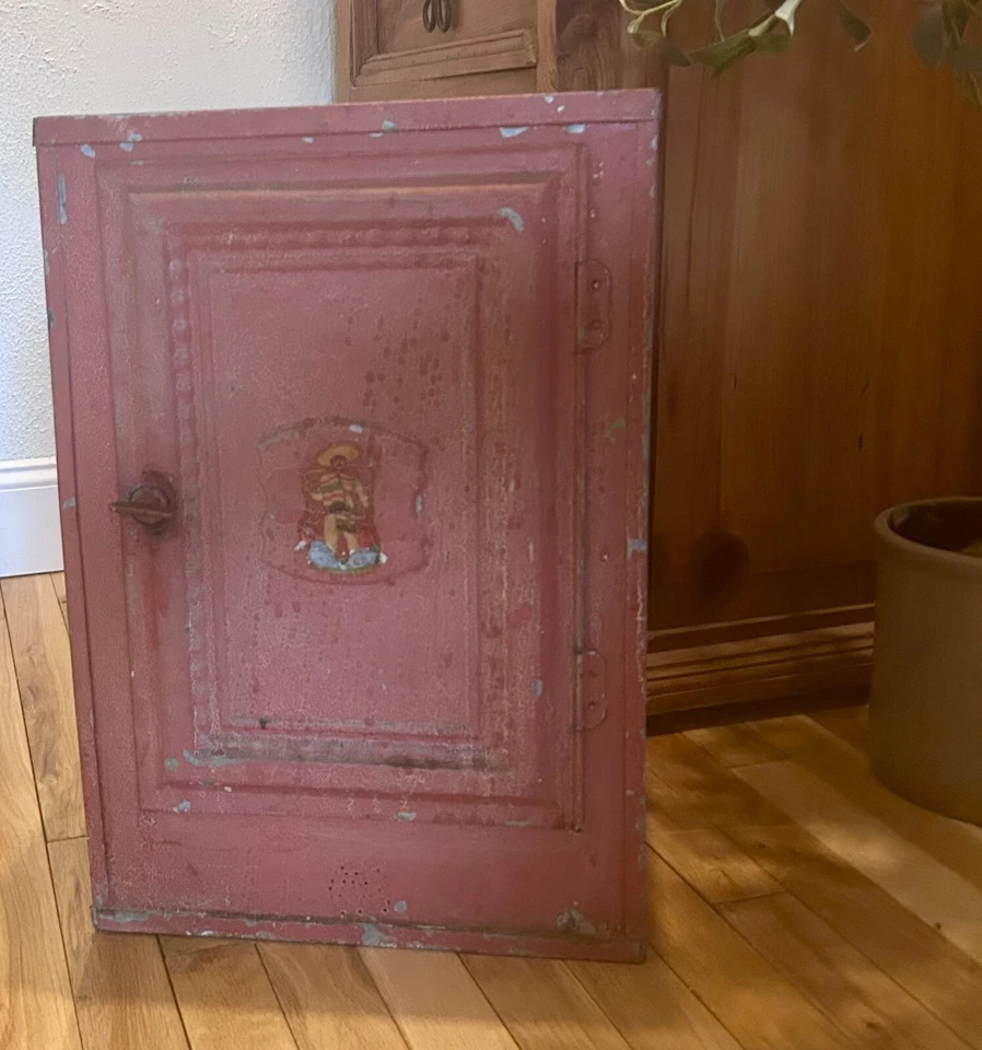 Gabinete de pan/tortilla vintage de los años 50 en metal rojo gabinete seguro para pastel 2 estantes Foto 1 de 4