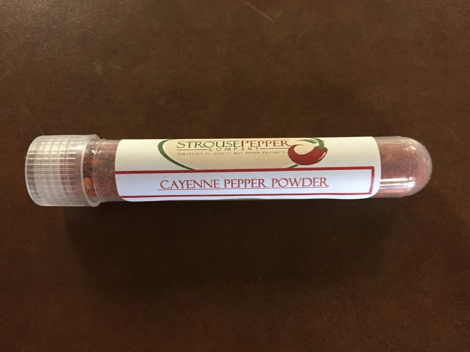 FRASCO EN POLVO DE PIMIENTA DE CAYENA MOLIDA FRESCA (8 GRAMOS/MÁS DE 1/4 OZ) TAPA ATORNILLADA. Foto 1 de 1