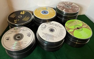 Huge 325 + CD Lot - No Cases - Working - Great Mix of Artists & Genres - Bulk - Imagen 1 de 17
