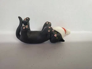 GATO NEGRO Adorno de Navidad con Sombrero de Santa HECHO A MANO Se puede Personalizar - Imagen 1 de 4