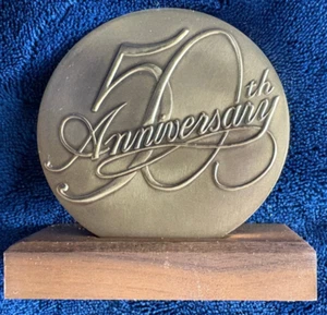 Medaglione ottone da collezione John Deere Employee Credit Union 1984 50 anniversario - Foto 1 di 6