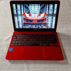 Asus X205TA ,Intel Atom Z3735F , 11.6", Windows 10, 32Gb eMMc, 2Gb RAM (188) - Picture 1 of 22