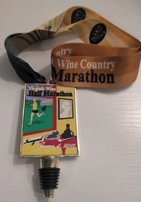 Virginia Wine Country 2011 Inaugural Media Maratón Finalizadores Medalla Corcho S7 Foto 1 de 3